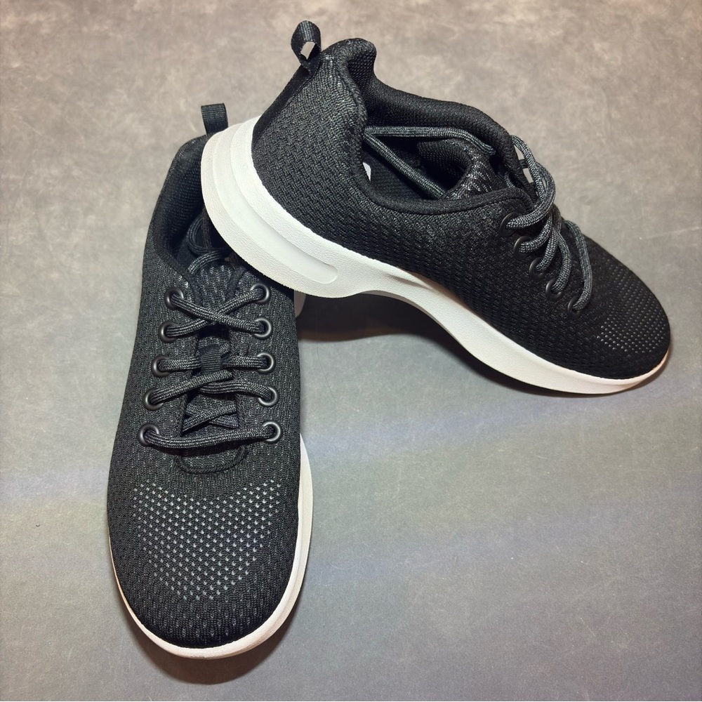 Athletic Works Black and White Women's Athletic Shoes Memory Foam 8.5 Joggers
